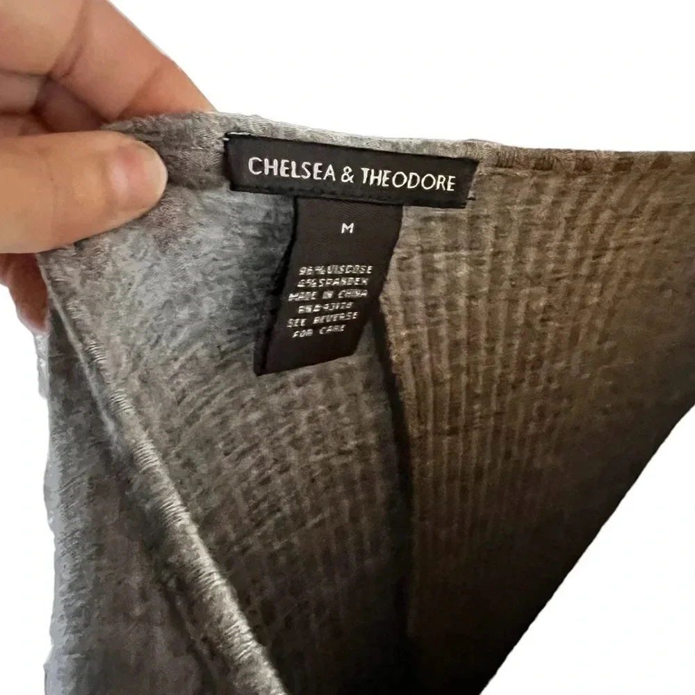 Chelsea & Theodore size medium casual tee dress with keyhole cutout size medium - Picture 5 of 5